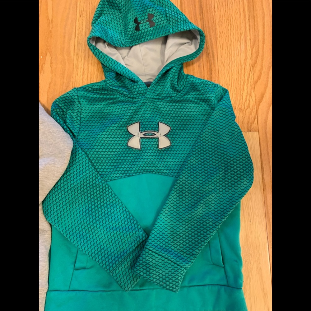Boys am under armour hoodie
